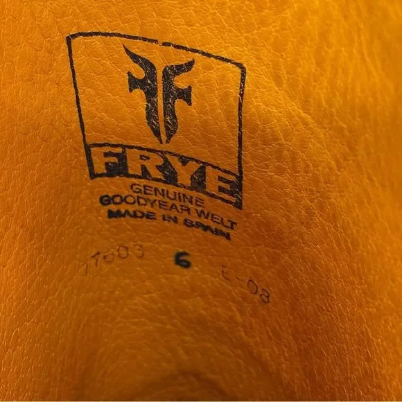 Frye Veronica  Leather Boots Color Brown Fashion Cracked Shiny Finish SZ 6 - Picture 15 of 15